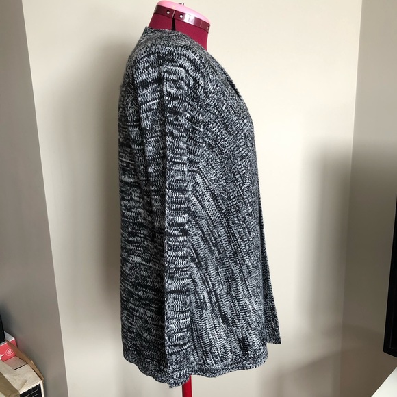 Jack Cardigan, Size Medium - Picture 4 of 6